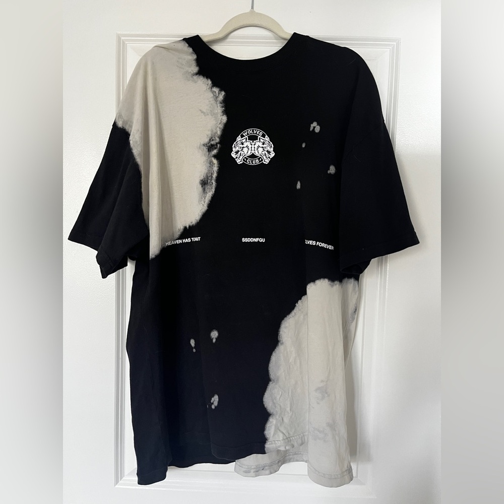 Darc Sport Black and White Short Sleeve Tee with Artistic Color Blocking